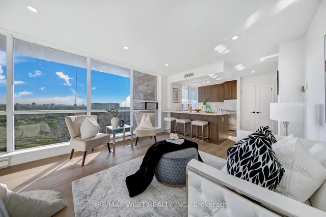 Additional image 9 of 914 Yonge St Unit 1202