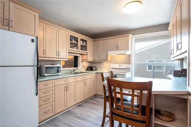 Additional image 22 of 173 Silver Aspen Cres