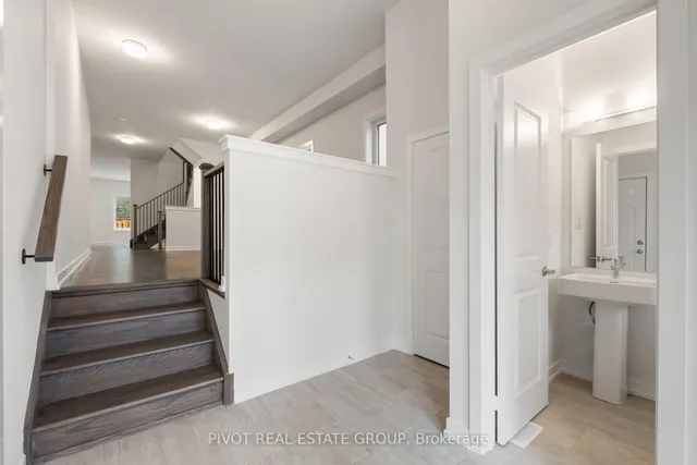 Additional image 5 of 85 Danielle Moore Circ