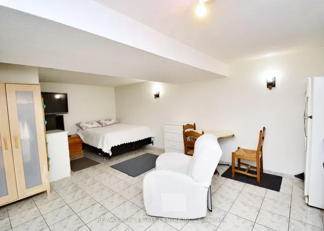 Additional image 27 of 49 Boarhill Dr