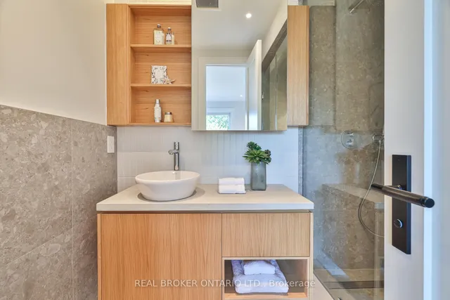 Additional image 20 of 273 Grace St