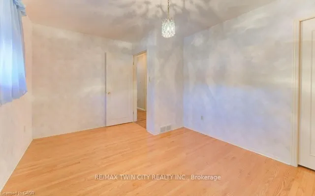 Additional image 21 of 12 Old York Cres