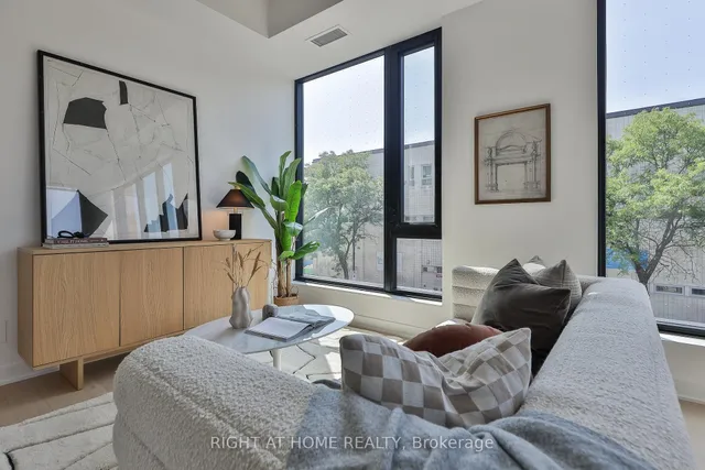 Additional image 2 of 2720 Dundas St Unit 208