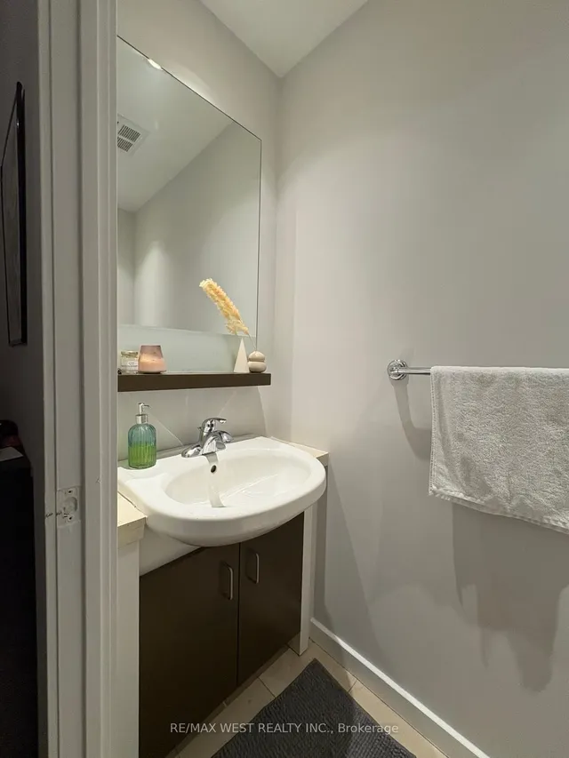 Additional image 6 of 218 Queens Quay Unit 2204