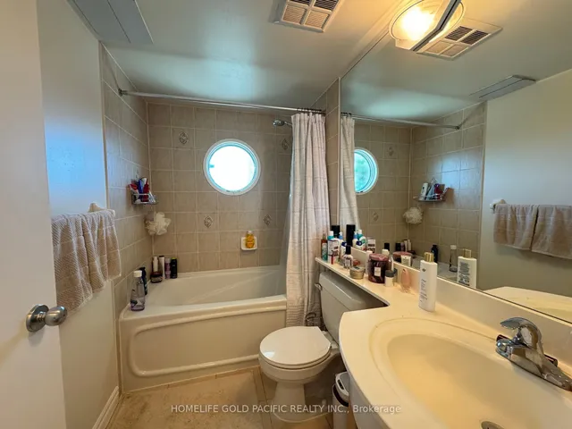 Additional image 16 of 600 Queens Quay Unit 611