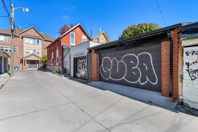 Additional image 33 of 196 Claremont St