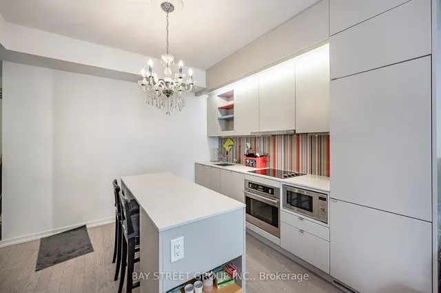 Additional image 2 of 101 Peter St Unit 601