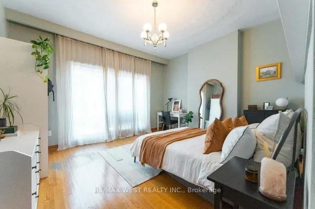 Additional image 13 of 23 clinton St