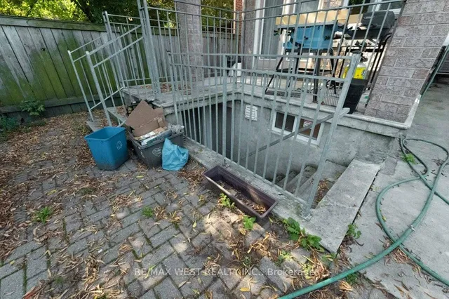 Additional image 24 of 23 clinton St