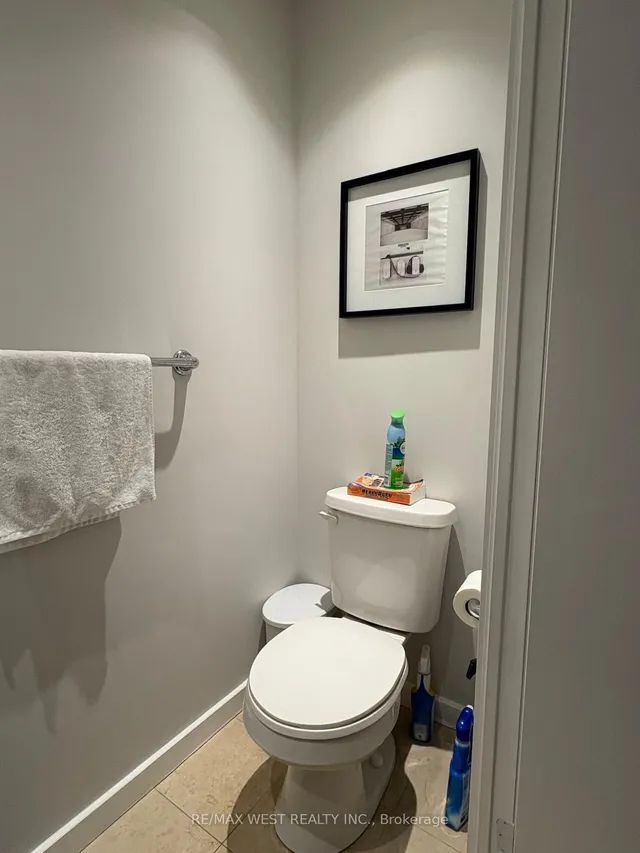 Additional image 7 of 218 Queens Quay Unit 2204