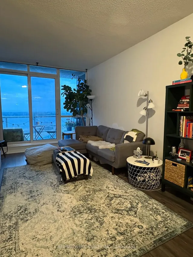Additional image 2 of 218 Queens Quay Unit 2204