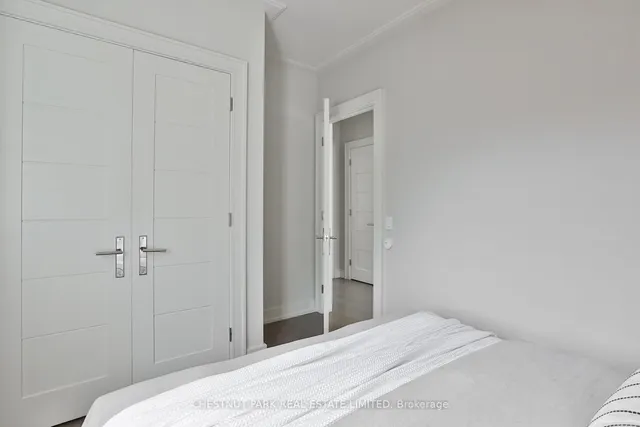 Additional image 28 of 176 Lawrence Ave