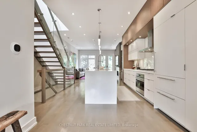 Additional image 7 of 176 Lawrence Ave