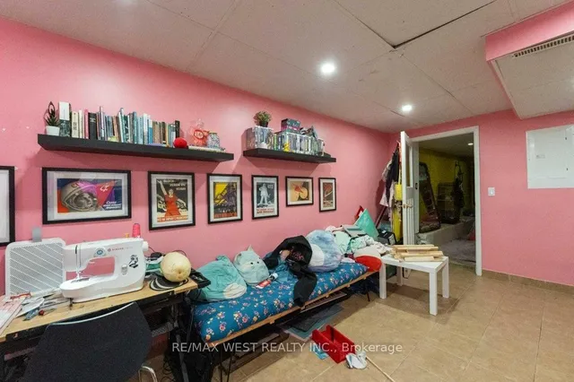 Additional image 25 of 23 clinton St