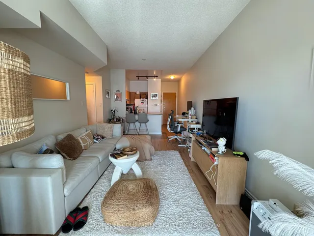 Additional image 27 of 600 Queens Quay Unit 611