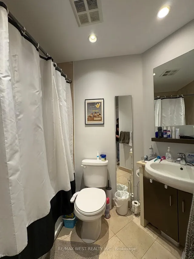 Additional image 11 of 218 Queens Quay Unit 2204