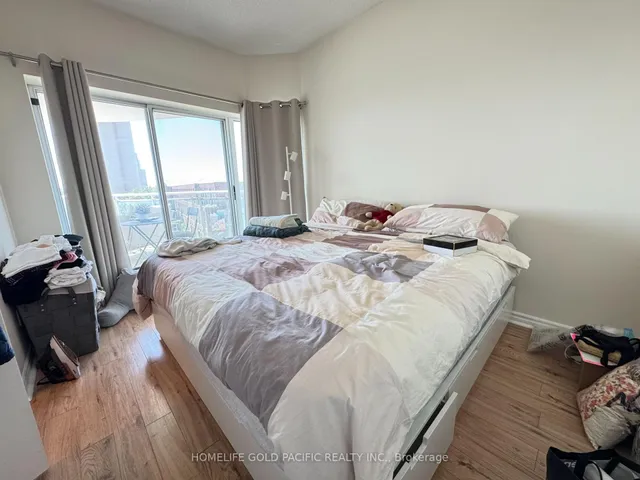 Additional image 18 of 600 Queens Quay Unit 611