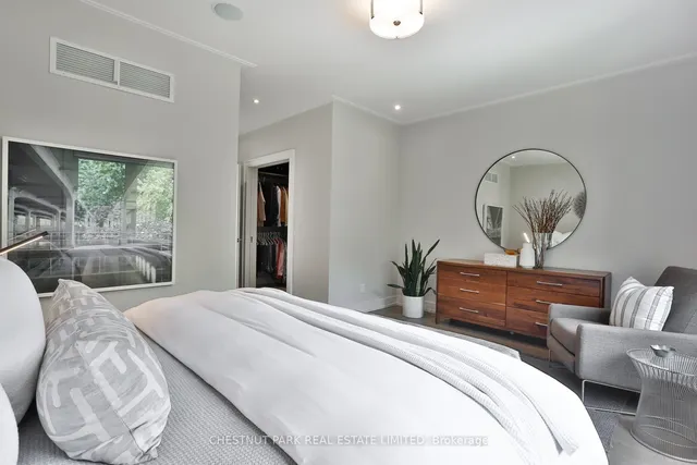 Additional image 19 of 176 Lawrence Ave