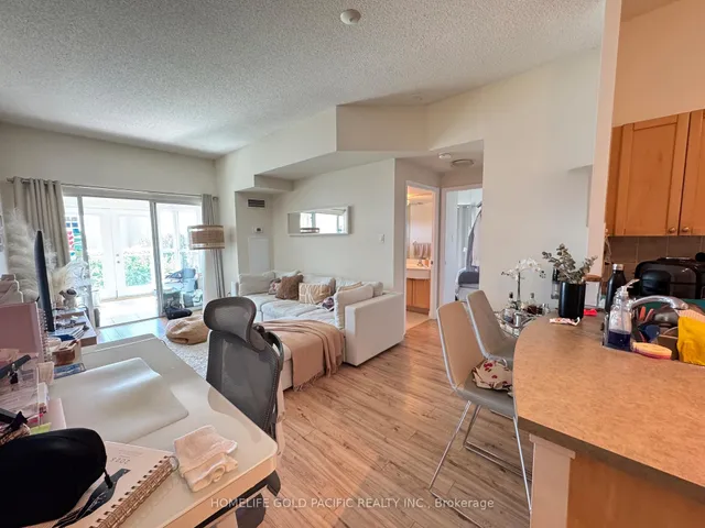 Additional image 3 of 600 Queens Quay Unit 611