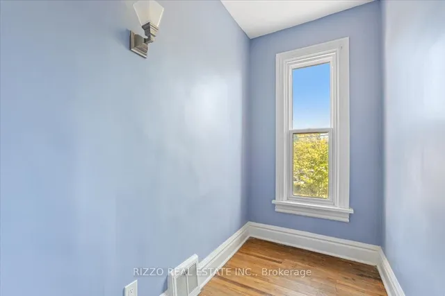 Additional image 14 of 196 Claremont St