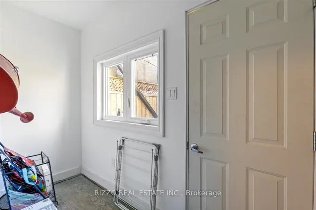 Additional image 24 of 196 Claremont St