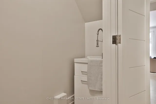 Additional image 35 of 176 Lawrence Ave