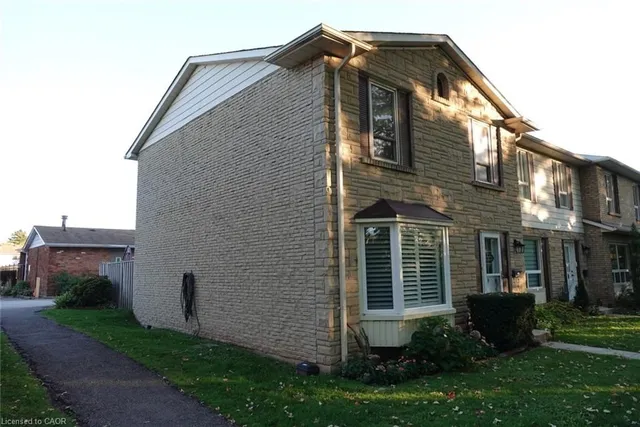 Additional image 4 of 5475 Lakeshore Rd Unit 9