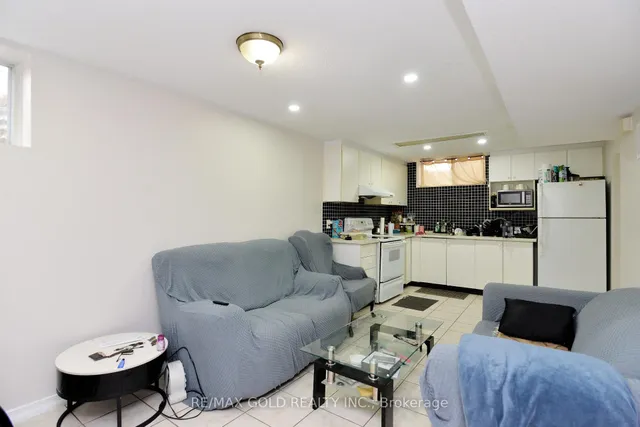 Additional image 38 of 1 Blaketon Crt
