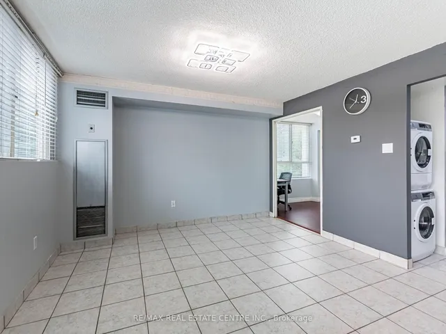 Additional image 15 of 3695 Kaneff Cres Unit 211