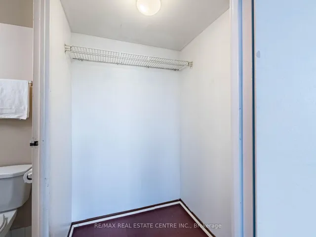 Additional image 31 of 3695 Kaneff Cres Unit 211