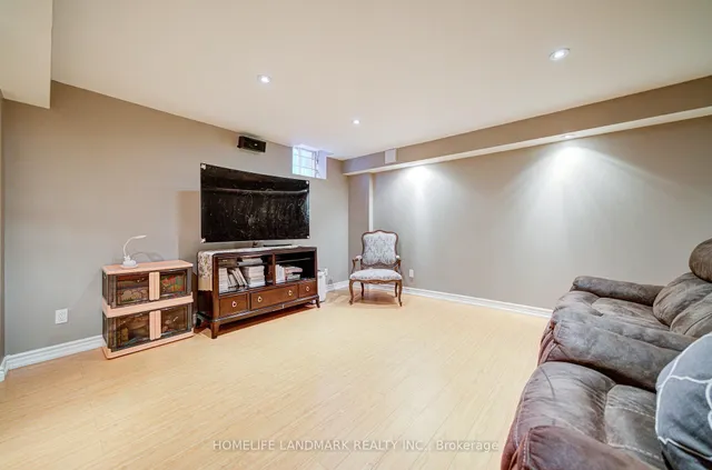 Additional image 8 of 1388 Pinery Cres