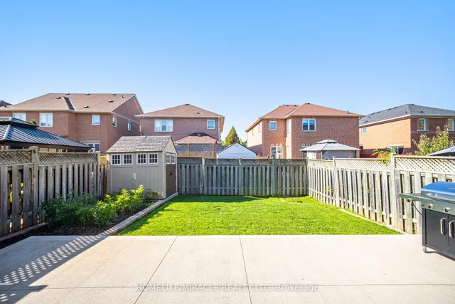 Additional image 48 of 8 Twin Pines Cres