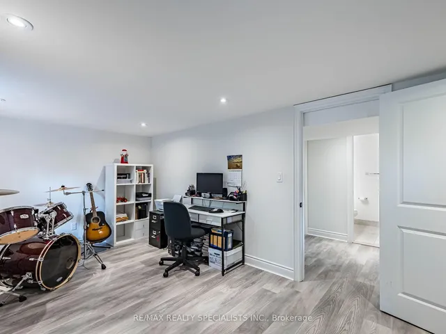 Additional image 39 of 16 Lesbury Ave