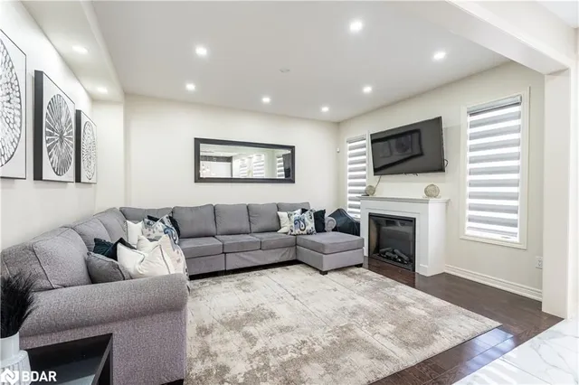 Additional image 10 of 555 Veterans Drive Dr