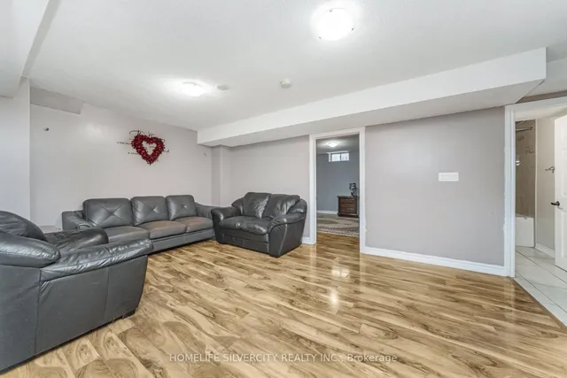 Additional image 41 of 17 Siesta Crt