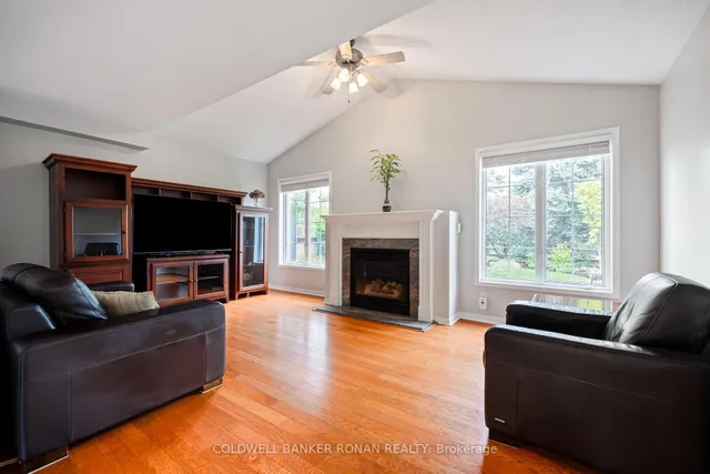 Additional image 13 of 44 Baccarat Cres