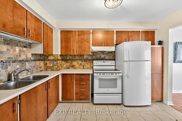 Additional image 18 of 32 Collins Cres