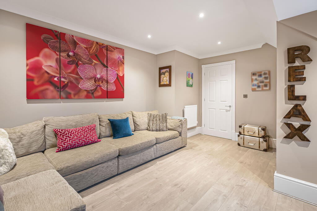 Additional image 8 of Beningfield Drive, St. Albans, Hertfordshire, AL2