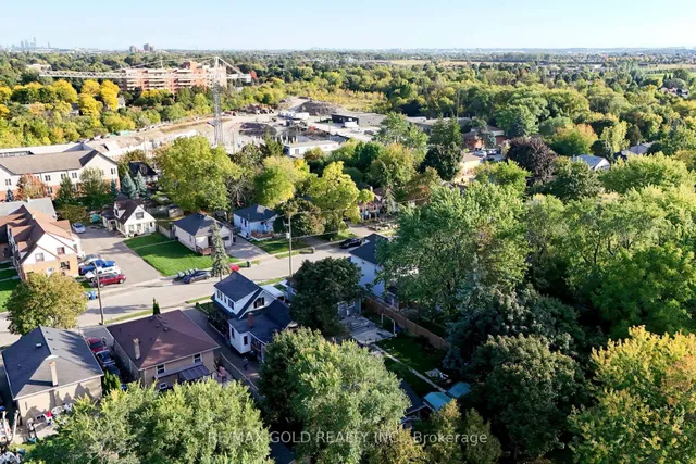 Additional image 33 of 28 Royce Ave