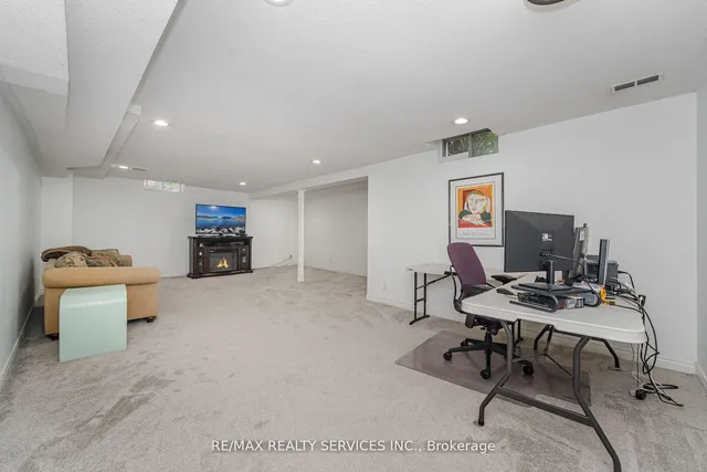 Additional image 26 of 33 Carnforth Dr