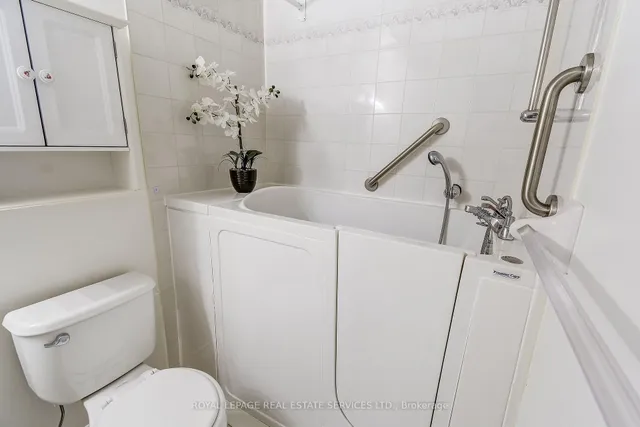 Additional image 33 of 200 Glenashton Dr