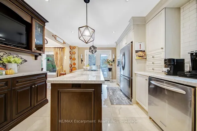 Additional image 17 of 2029 Banbury Cres