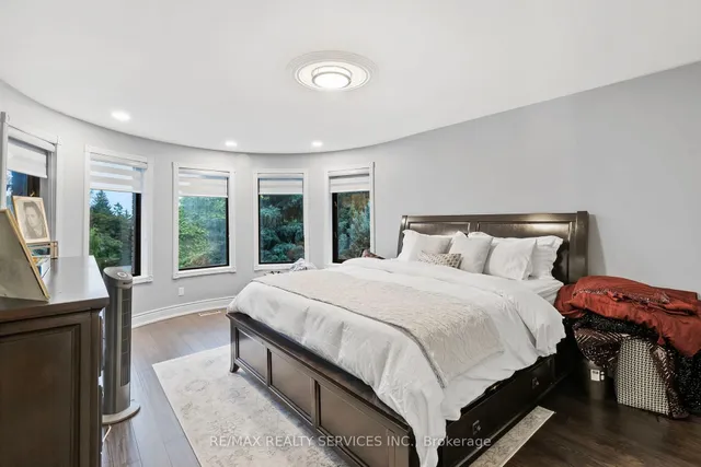 Additional image 31 of 8 Evergreen Ave