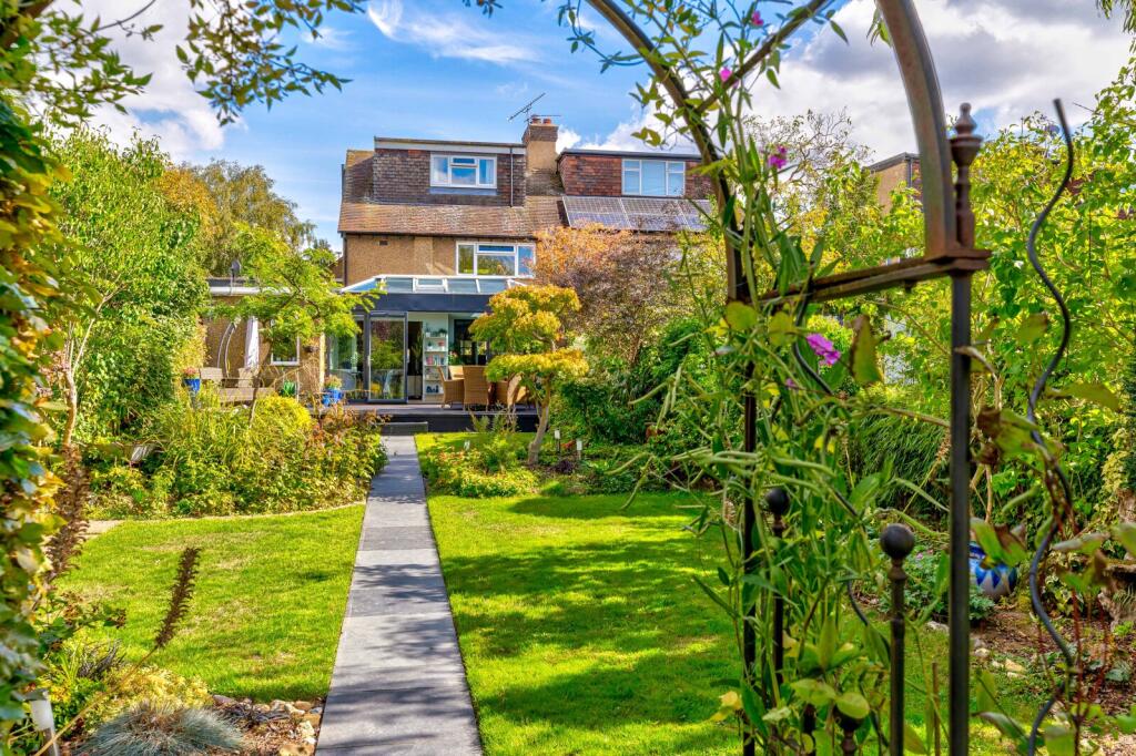 Additional image 31 of Beechwood Avenue, St. Albans, Hertfordshire, AL1