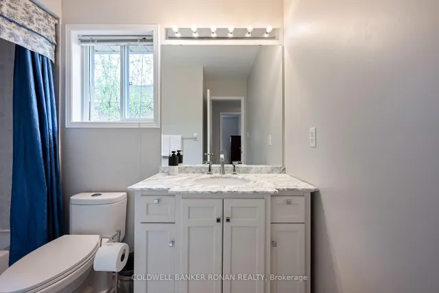 Additional image 32 of 44 Baccarat Cres