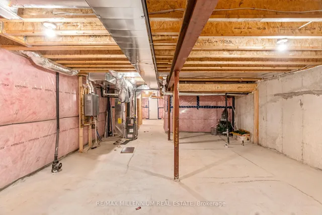 Additional image 29 of 77 Donald Ficht Cres