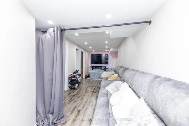 Additional image 28 of 16 Brussels Ave