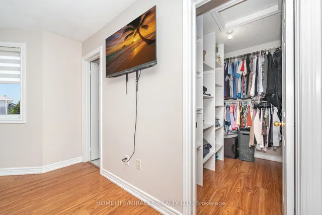 Additional image 28 of 8 Twin Pines Cres