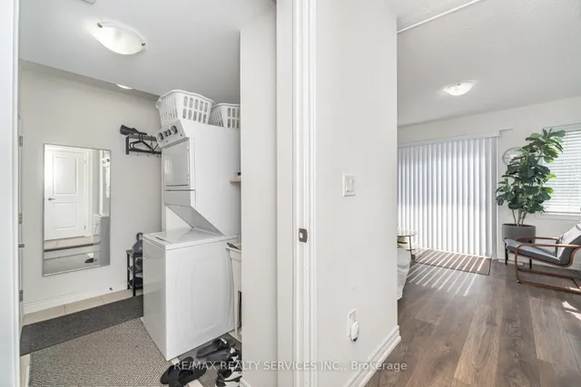 Additional image 37 of 2 Estelle Gate