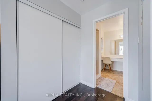 Additional image 33 of 102 Roxton Rd